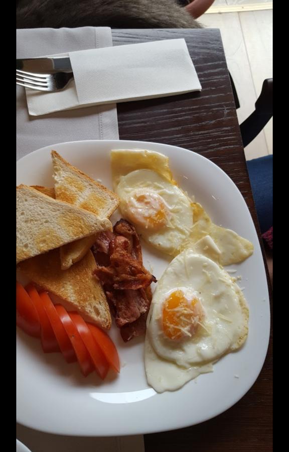 Le Petit Paris Hotel Cluj Napoca Bagian luar foto